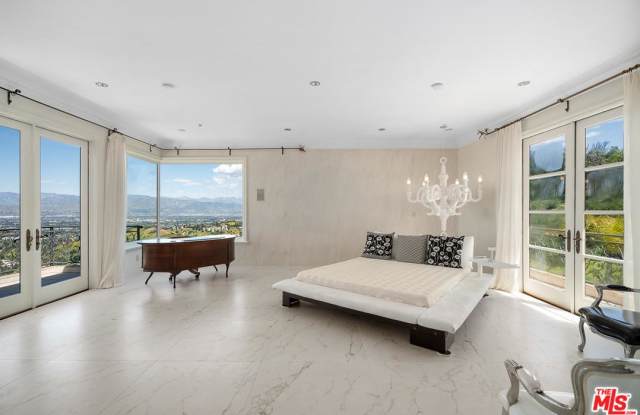 13319 MULHOLLAND Drive Gallery 4