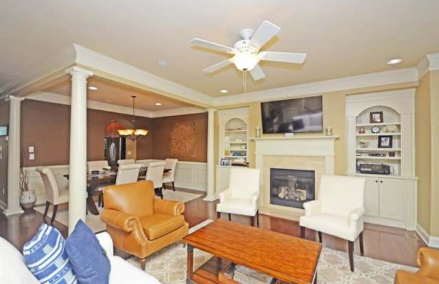2106 Cobblestone Circle NE Gallery 3