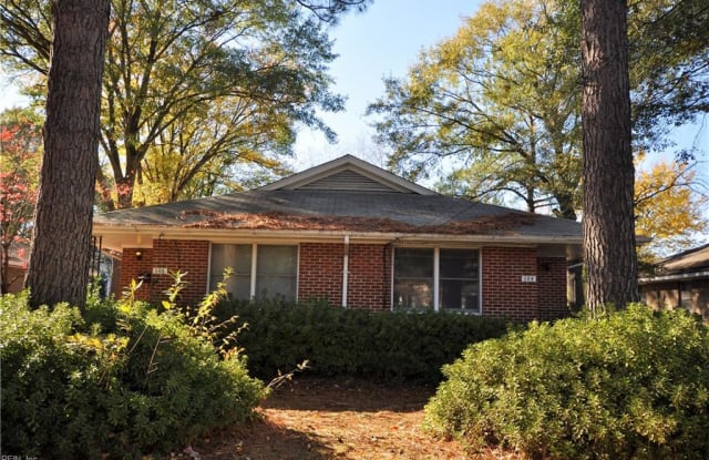 104 Broad Street - 104 Broad Street, Portsmouth, VA 23707