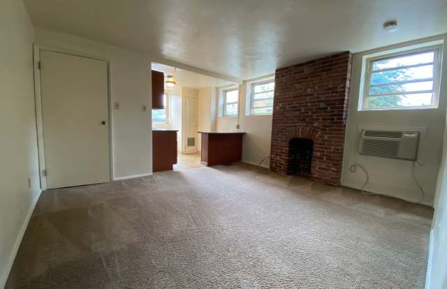 Spacious 1BR Apartment Available - An Amazing South Oakland Location - Call Today to Tour! - 3320 Ward Street, Pittsburgh, PA 15213