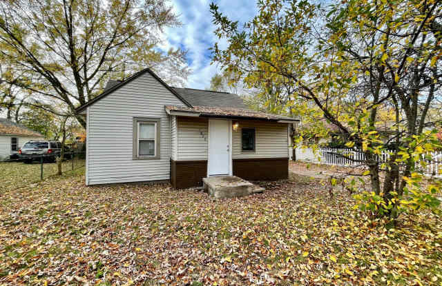 Two Bedroom Home in Muskegon - 1879 Burton Road, Muskegon County, MI 49442