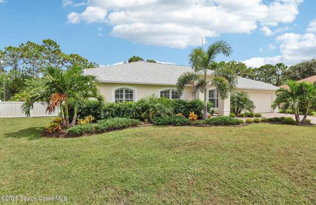 2051 Thornwood Drive SE photos photos