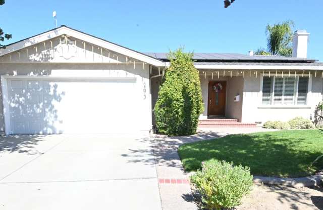 Perfect location- 3 bed 2 bath home with a pool. 293 Ely Ct San Jose, CA 95123 Gallery 1