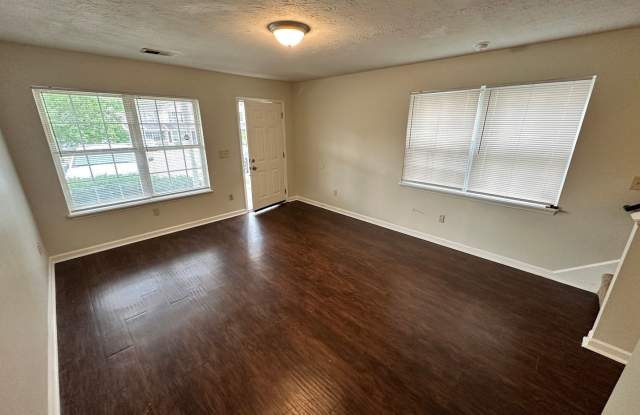 Beautiful Townhouse! All Electric, Washer/Dryer Included! Off-Street Parking, Convenient Location photos photos