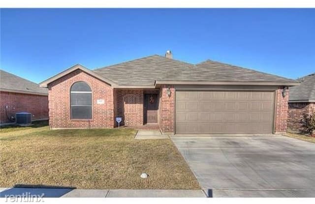 9108 Barbara Dr - 9108 Barbara Drive, White Settlement, TX 76108