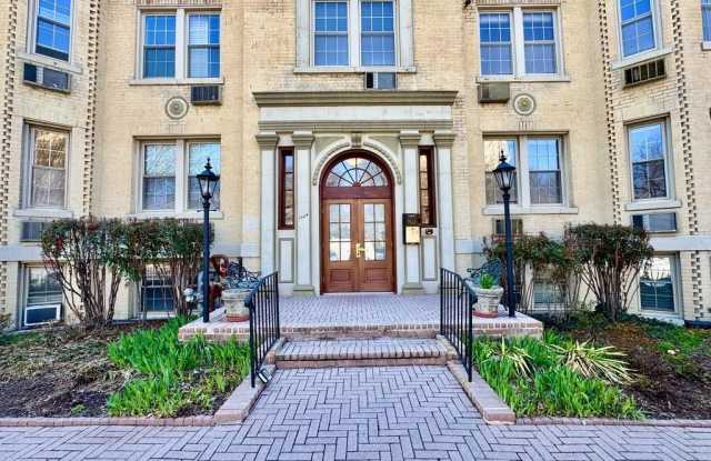 3024 WISCONSIN Avenue NW Gallery 2