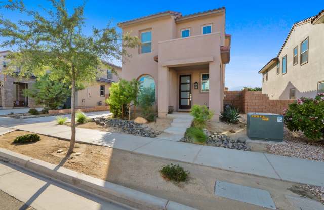Modern 3 Bed Home in University Park | Solar Included & Resort Amenities Gallery 3