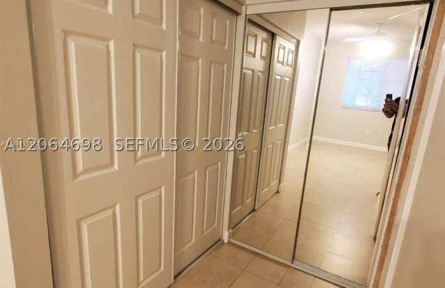1851 NW 96th Ter Gallery 4