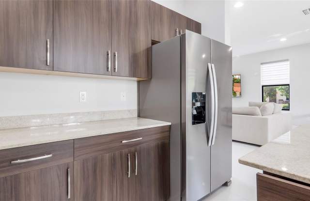 20927 NW 1st Court, Pembroke Pines, FL 33029 - 20927 Northwest 1st Court, Pembroke Pines, FL 33029