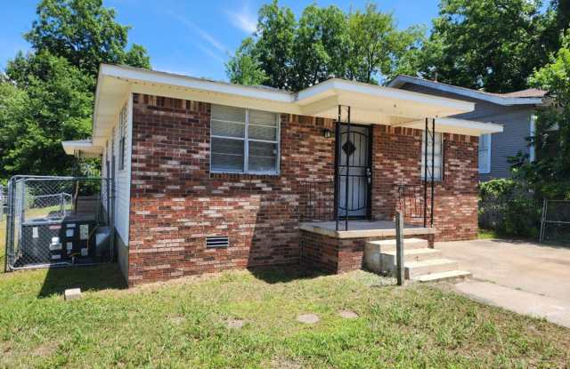 Welcome home to 1501 Bishop Warren in Little Rock for rent - *$0 Deposit Option - Please read the full description* photos photos