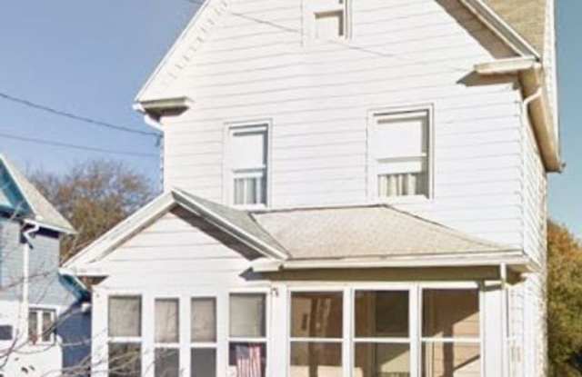 Beautifully Updates 4 Bedroom Home Ready For Move-in! - 18 Robin Street photos photos