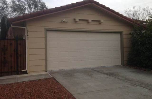 2842 Montclair Way photos photos