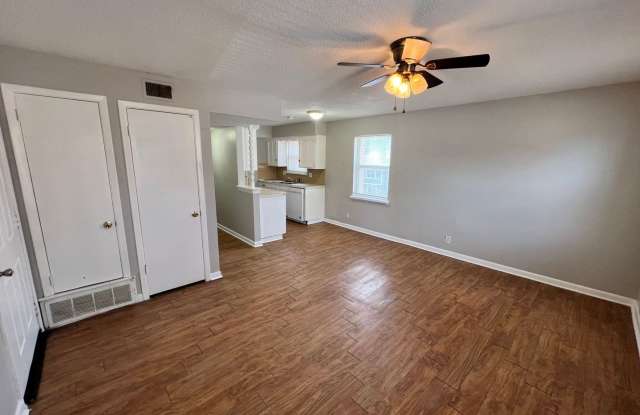 2-Bed, 1-Bath Apartment with Garage Parking! Gallery 4