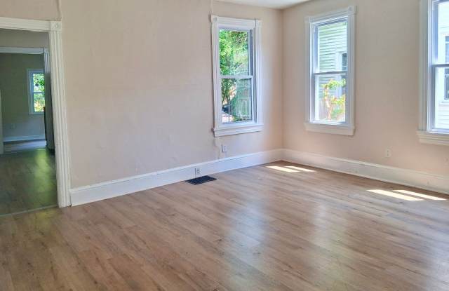 Spacious 4 Bedroom Home FOR RENT in Bridgeton NJ $2150 Gallery 4
