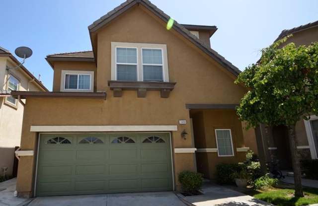 4 Bedroom 3.5 Bath Contemporary Dream - 3686 Scribner Lane, Inglewood, CA 90305