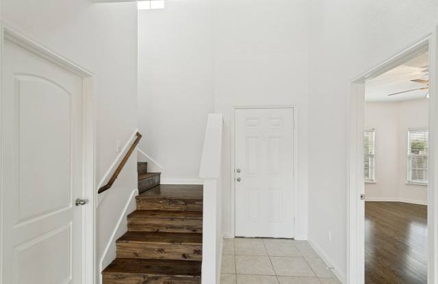 215 Silverleaf Drive Gallery 2