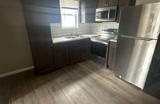 1568 Arlington Avenue photos photos