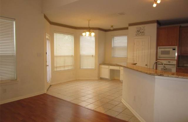 8213 Spring Valley Lane Gallery 3