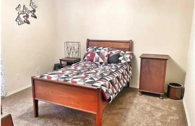 6044 Laura Ln Gallery 1