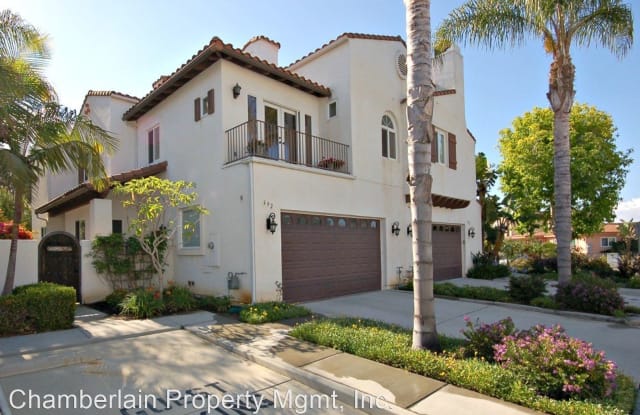 692 Laguna Dr - 692 Laguna Drive, Carlsbad, CA 92008