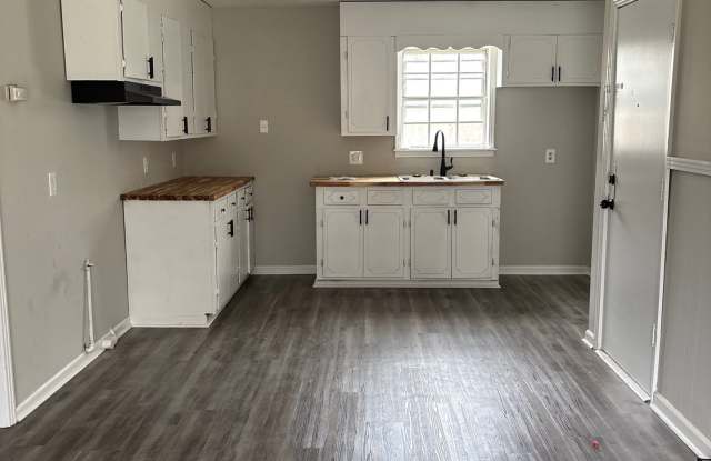 40 W Cooper St Brownsville photos photos