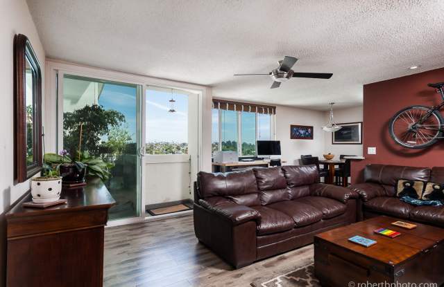 1907 Robinson Ave photos photos