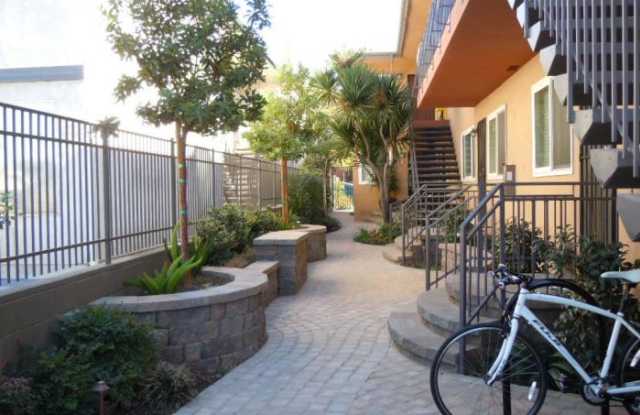 4113 Arizona Street Gallery 2