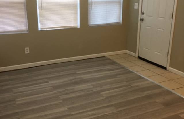 401 Oakley Avenue Gallery 4