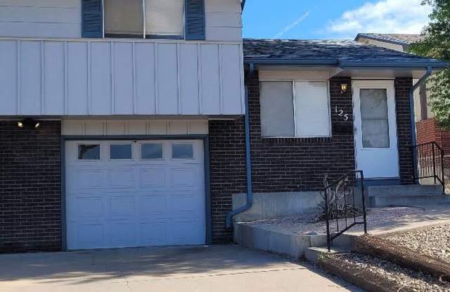 ALL PROSPECTIVE TENANTS MUST SUBMIT A $58 NON-REFUNDABLE APPLICATION FEE PER APPLICANT ONLINE AND BE PRE-QUALIFIED PRIOR TO ANY SHOWINGS photos photos ALL PROSPECTIVE TENANTS MUST SUBMIT A $58 NON-REFUNDABLE APPLICATION FEE PER APPLICANT ONLINE AND BE PRE-QUALIFIED PRIOR TO ANY SHOWINGS photos photos