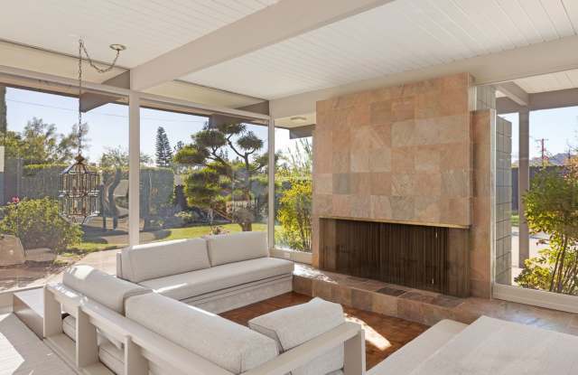 Stunning Mid-Century Modern 4 BR 3 BA with Bonus Room and Office photos photos