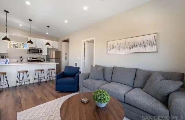 4727 Iroquois Ave Gallery 2