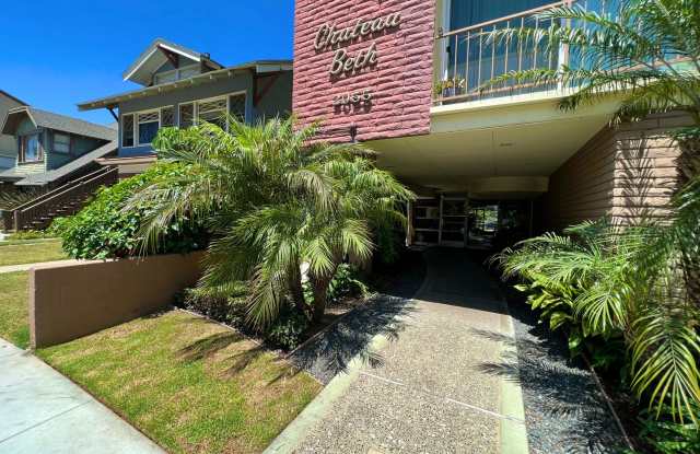 Modern 2 bedroom Gem Close to the Beach - 2055 East Broadway, Long Beach, CA 90803