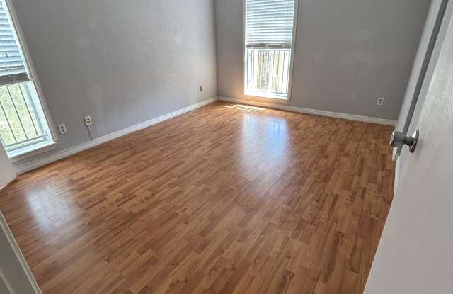 755 RIVERSIDE DR. UNIT 1330 Gallery 3