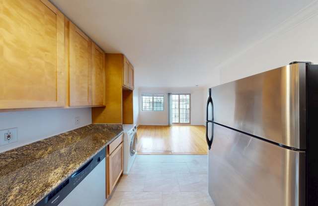 600 Oak photos photos