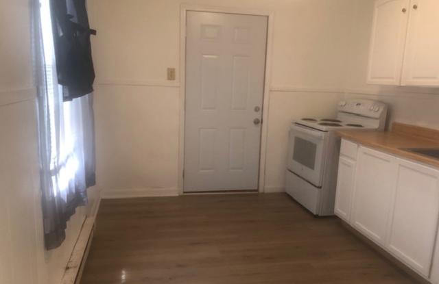One Bedroom One Bathroom Home in St. Albans Gallery 4