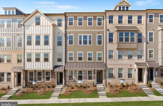 1035 INFERNO Terrace SE photos photos