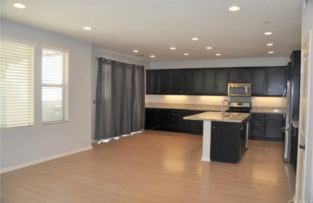 14548 Hillsdale Street Gallery 4