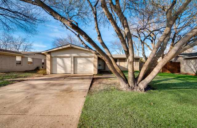 812 Wateka Way - 812 Wateka Way, Richardson, TX 75080