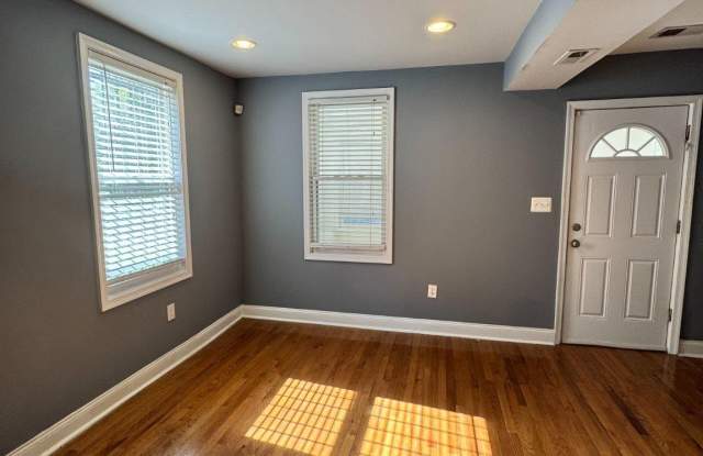 5404 JAMES Place NE Gallery 2