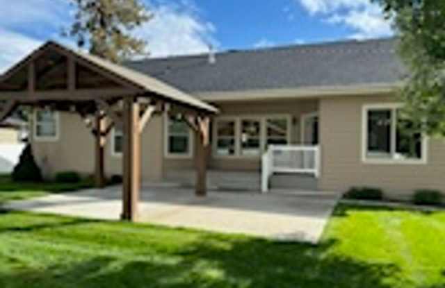 Beautiful home in Lake Forest Gallery 4