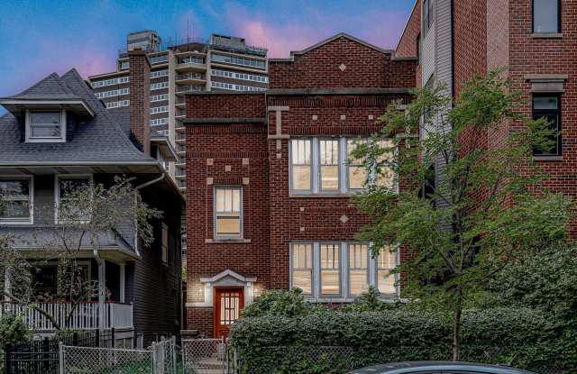 5814 N WINTHROP Avenue Gallery 1