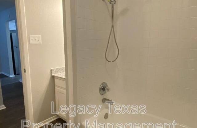 1302 Berry Dr Gallery 3