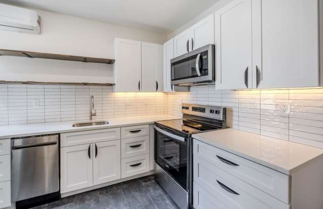 823 W 36th Street - 823 West 36th Street, Baltimore, MD 21211