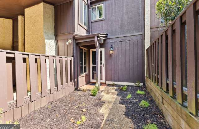 12 Cobblestone Gallery 4