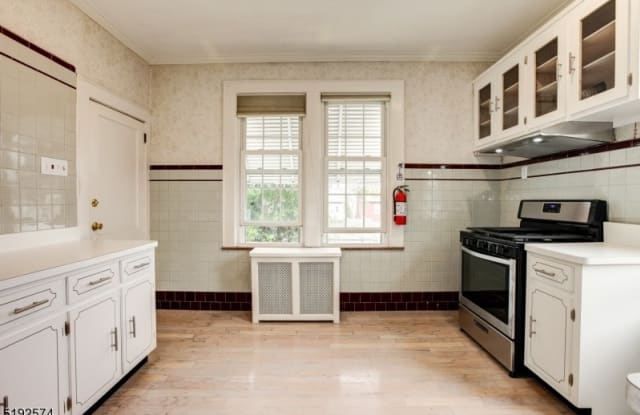 35 Mount Pleasant Ave  2 - 35 Mount Pleasant Avenue, Belleville, NJ 07109