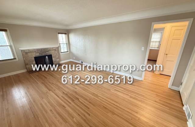 Highland Park House Available Early November On Corner Lot, HW Floors, Updated Bath, Fenced Yard, 2 Car Garage Gallery 4