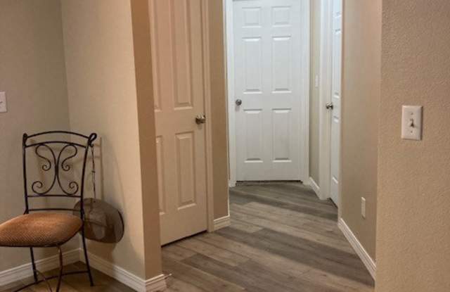550 W Woodbury Dr photos photos