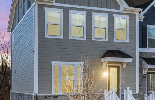 3037 Mahican Circle - 3037 Mahican Circle, Allegheny County, PA 16046