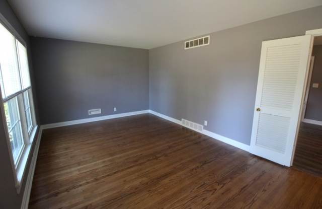 500 Lyndale Avenue Gallery 3
