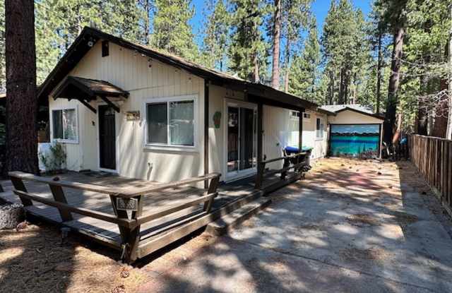 3Bd home in a quiet neighborhood only minutes to the beach and bus lines!! Available for a long term rental or for 6 month!! photos photos